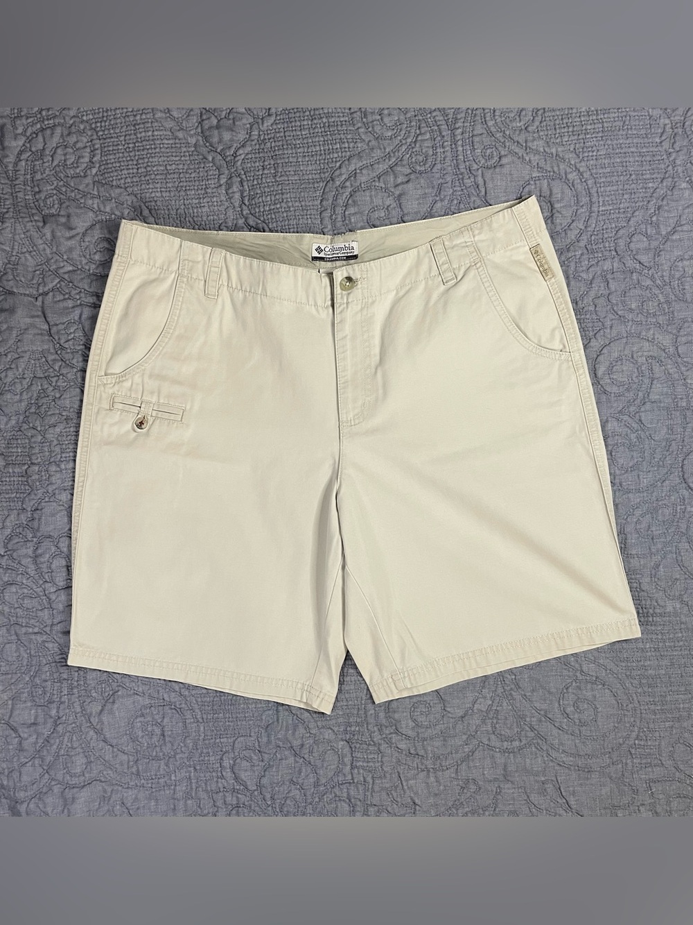 Columbia Womens Size 16 Cargo Shorts Five Pocket Design